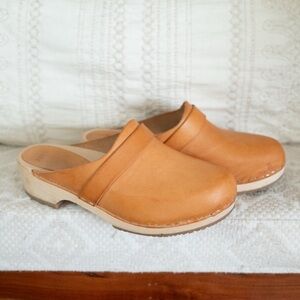 Bryr Work Clog (Size 9)